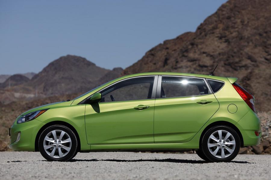  Hyundai Accent Green 2012 года  (фото 7 из 27)